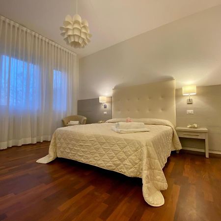 Villa Alda Suites & Rooms Червія Екстер'єр фото