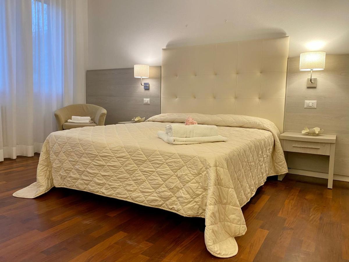 Villa Alda Suites & Rooms Червія Екстер'єр фото