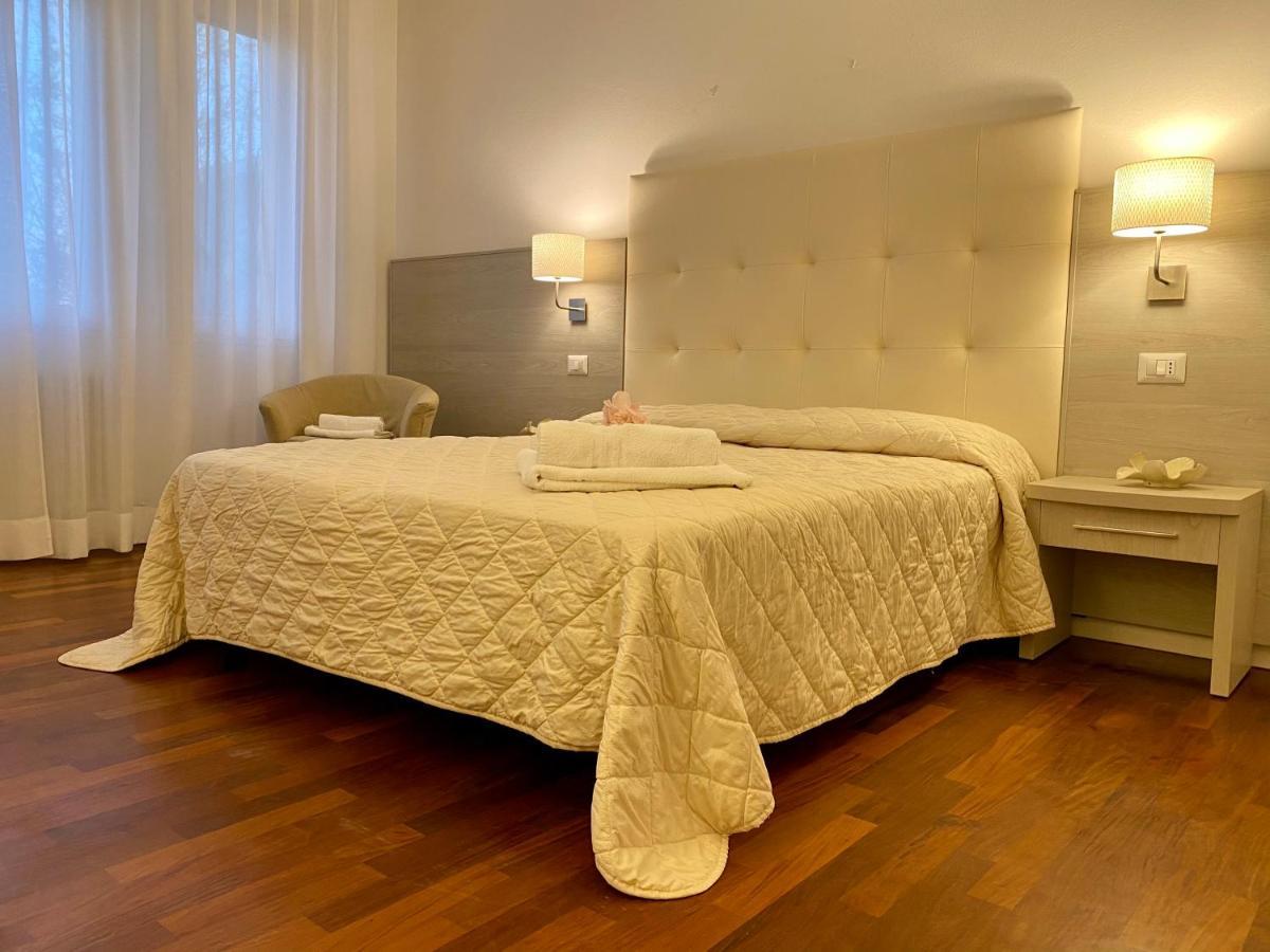 Villa Alda Suites & Rooms Червія Екстер'єр фото